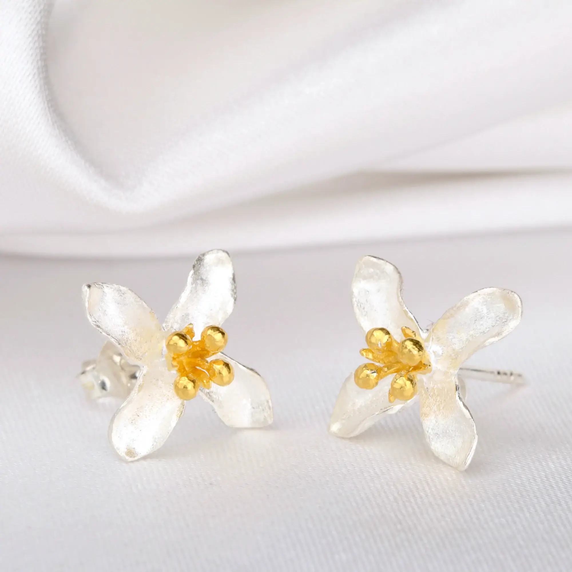 MadamLili - Wholesale Stud/Post Earrings - 925 Silver Lilies Stud Earrings - EHR925-413