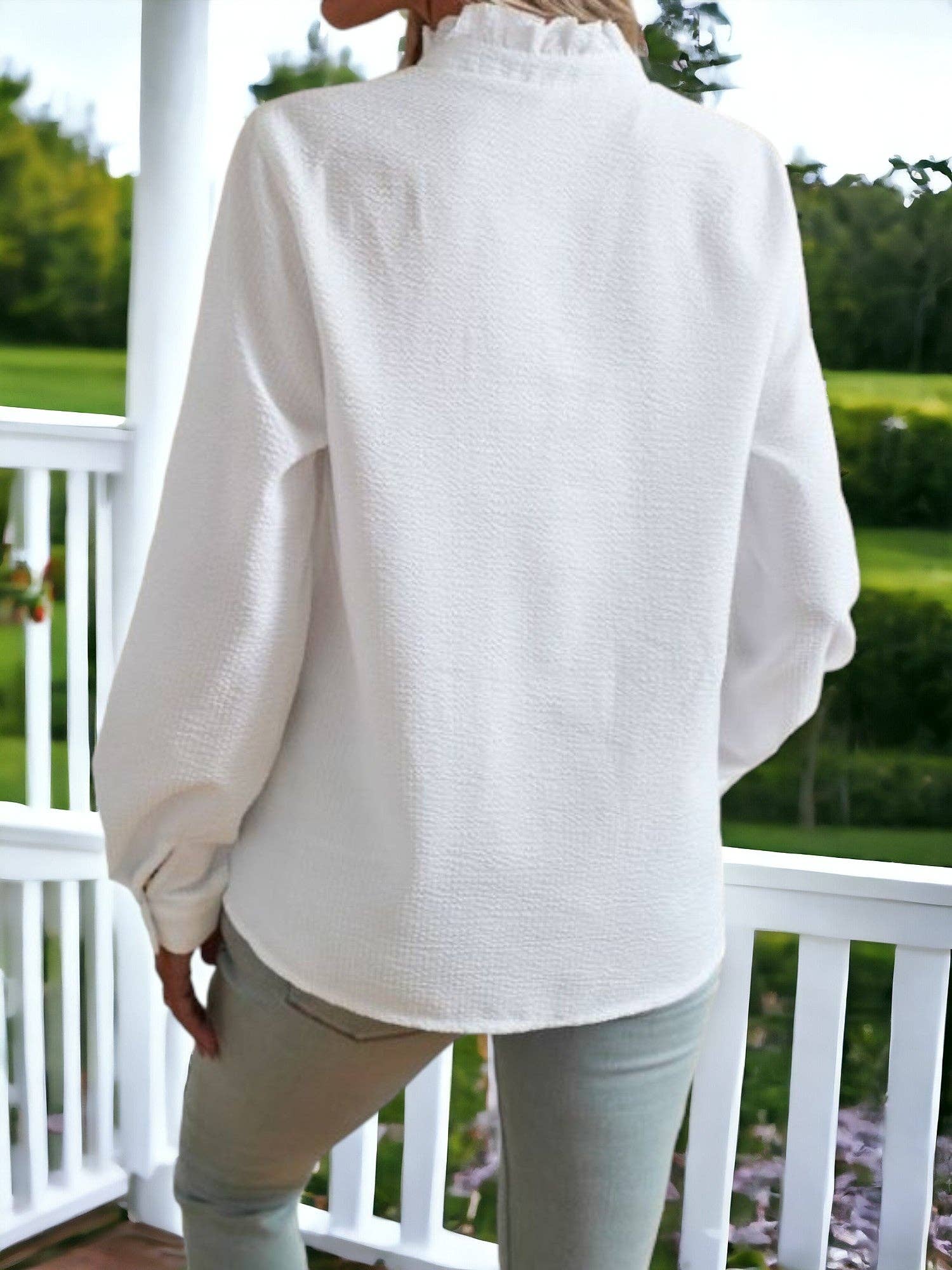 Anna Kaci Wholesale - Vente Chemise à col boutonné – femme - Chemise texturée à rayures et volants10