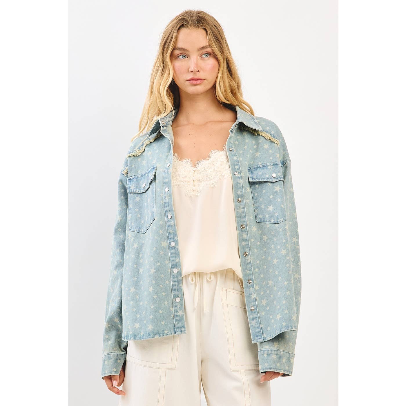 LT DENIM GEWASSEN DENIM STERPRINT OVERSIZED OVERHEMDJAS voor groothandel op Faire4