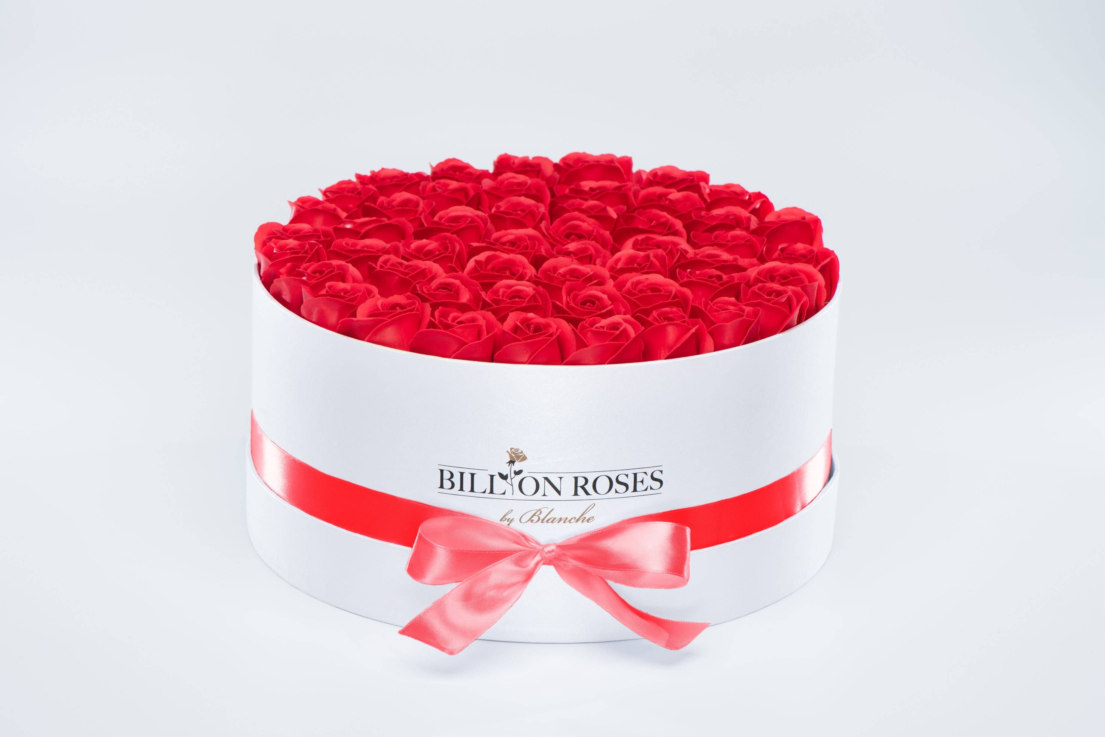 Billion Roses by Blanche - Wholesale Artificial Flowers - Große und Weiße Box mit Ewigen Rosen3