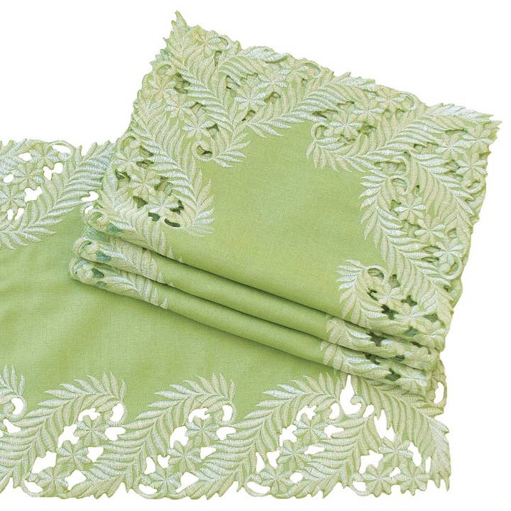 Laurel - Set di 4 vassoi ricamati, motivo: primavera per la vendita all'ingrosso da parte di Xia Home Fashions & Manor Luxe