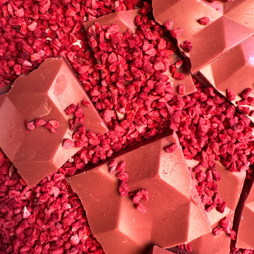 djoon – Engroshandel Chokoladebar – Date chocolate: hindbærcreme (økologisk)4