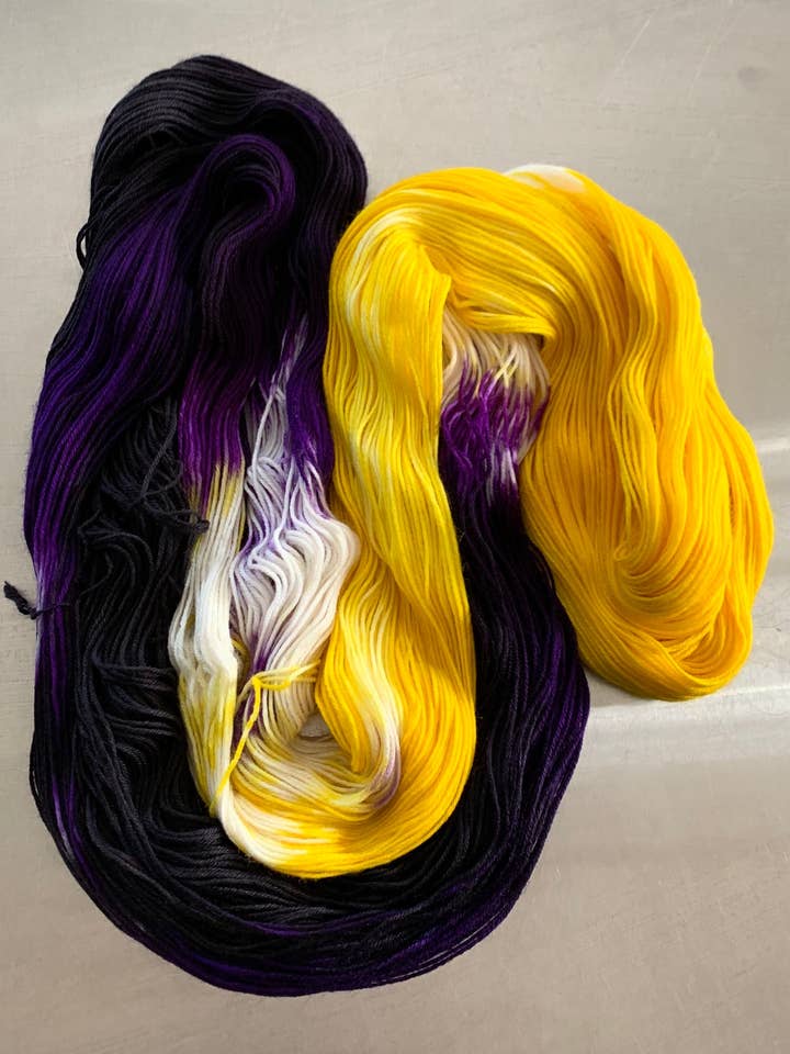 Non binario - Filato per calze Nomad per la vendita all'ingrosso da parte di Black Cat Fibers