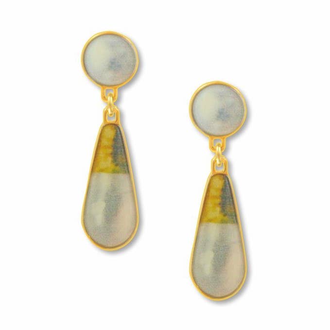 Pendientes Elisabeth Vigée Le Brun, HECHOS en EE. UU. para venta al por mayor de David Howell and Company