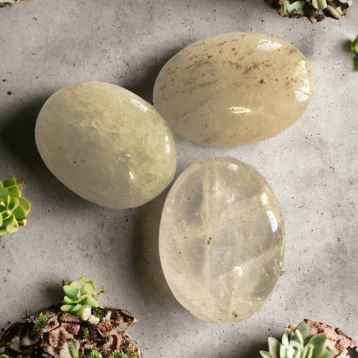 Magic Moon - Wholesale Spiritual Stone/Crystal - Oval Crystal Quartz Mineral0