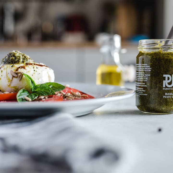 Puro Mediterraneo – wholesale Pesto – Italian Raw Basil Pesto Genovese Sauce 135g3