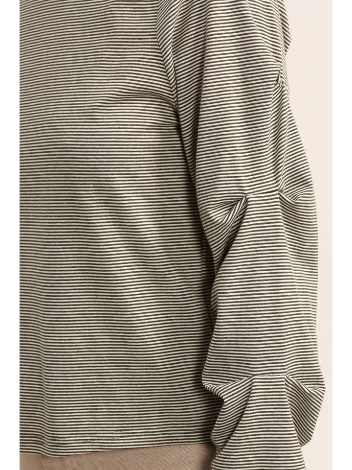 Daphnea - Wholesale T-Shirt - Women's - 31890 STRIPED T-SHIRT1