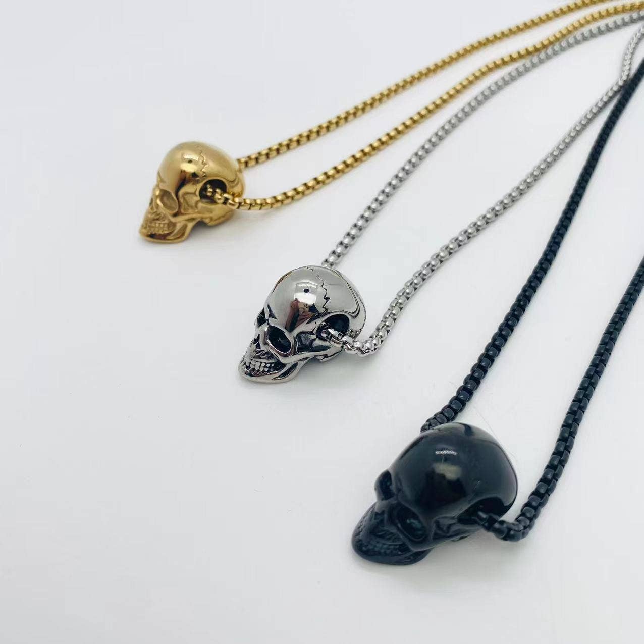 Mio Queena - Wholesale Pendant/Charm Necklace - Skull Charm Stainless Steel Men's Necklace - MJ/MNP1
