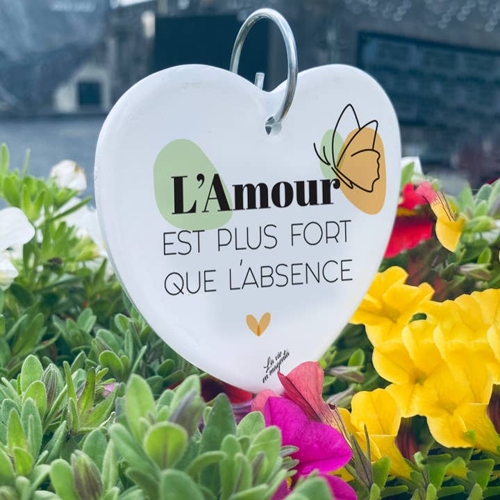 La vie en magenta - Wholesale Outdoor Ornament/Decor - Decorative ceramic funeral heart, love is stronger2