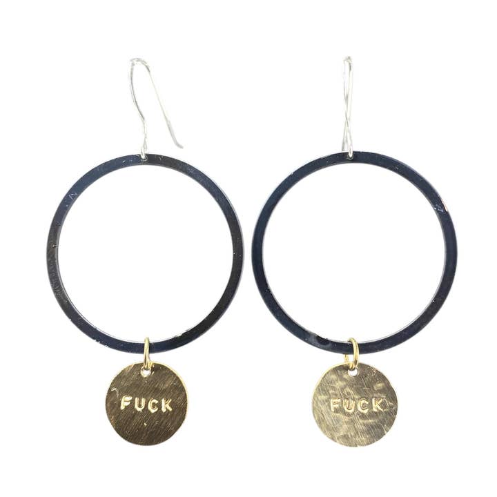 Fuck Örhänge Svart Hoop med Hammare Mässing Skiva för wholesale av David Stepan