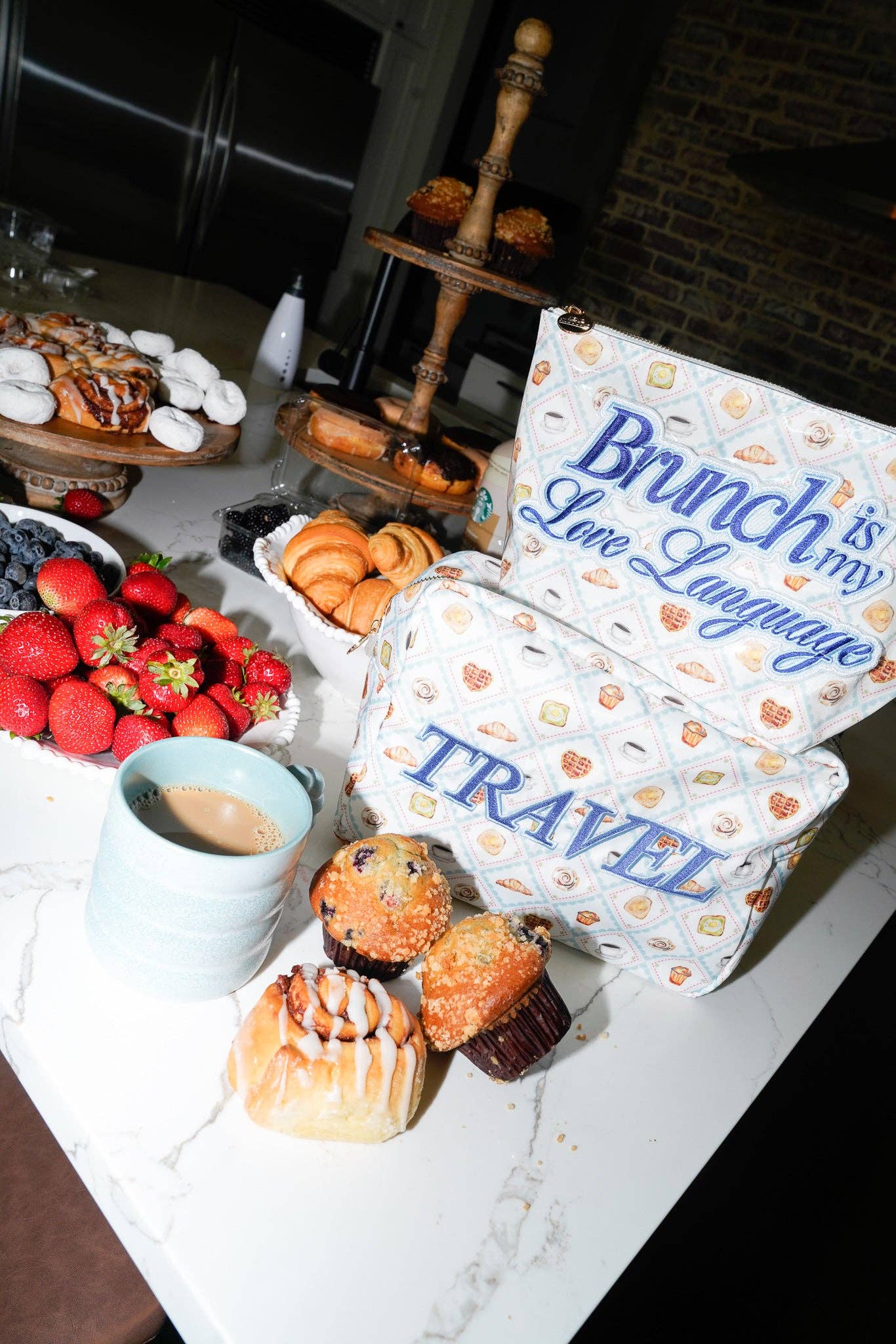 KENZKUSTOMZ - Vente Trousses de maquillage/cosmétique - Le brunch est mon langage d'amour - Sac à revêtement transparent2