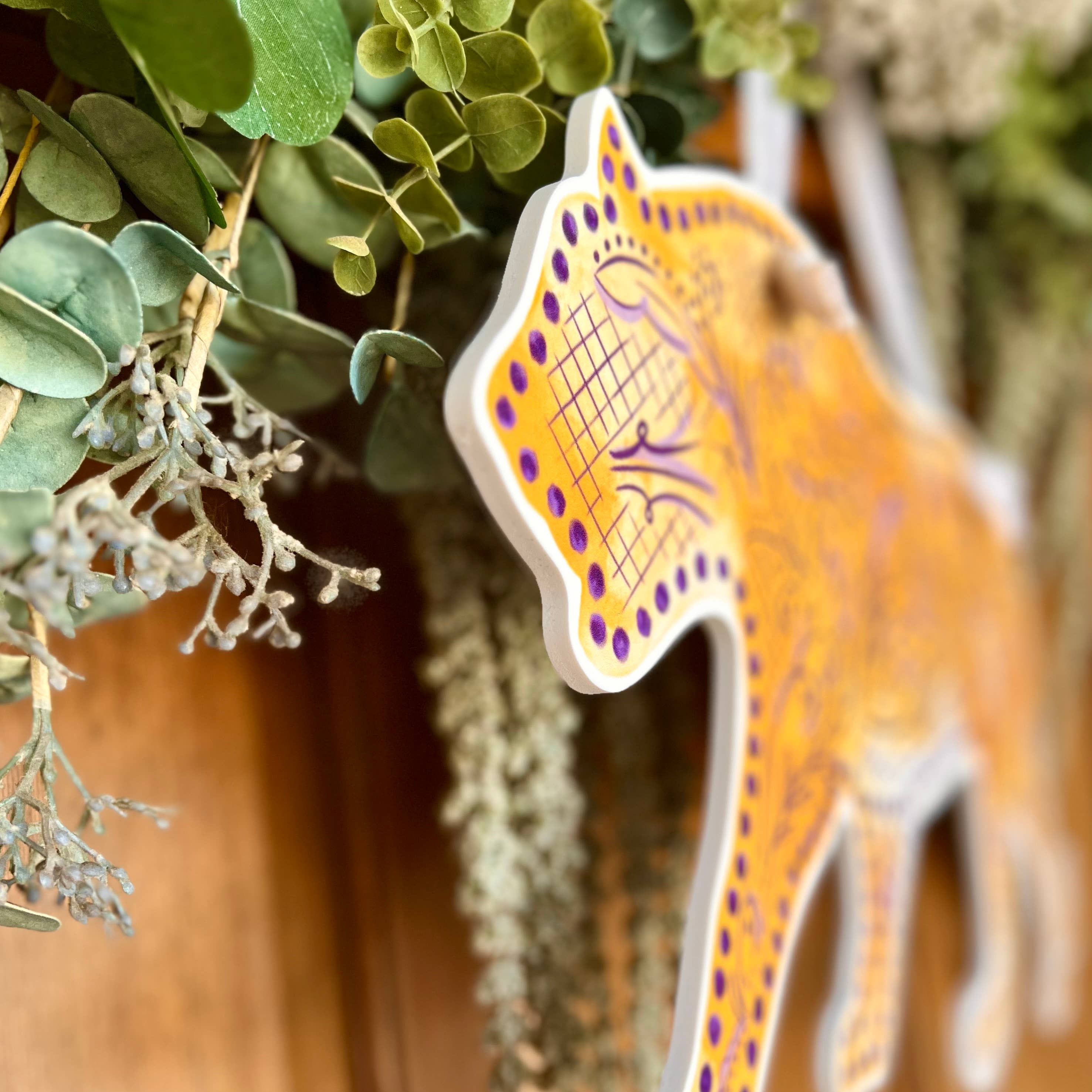 Songbird Grove Collection - Vente Affichette de porte - Cintre de porte Chinoiserie en forme de tigre violet et doré3