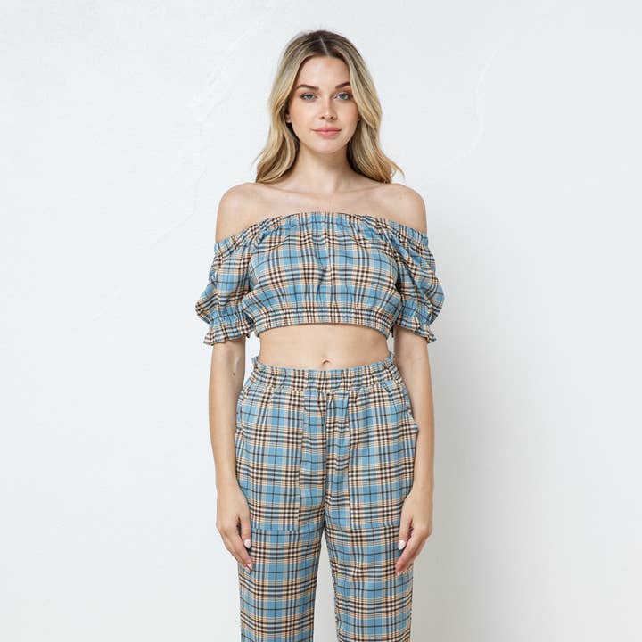 Crop top bouffant à carreaux et épaules dénudées avec pantalon élastique pour la vente par LENA
