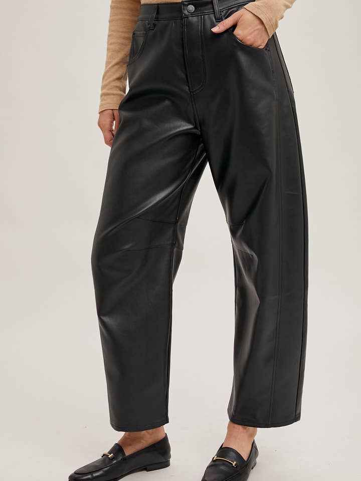 Bluivy - Venta al por mayor Pantalones - Mujer - PANTALONES TIPO BARRIL DE CUERO VEGANO