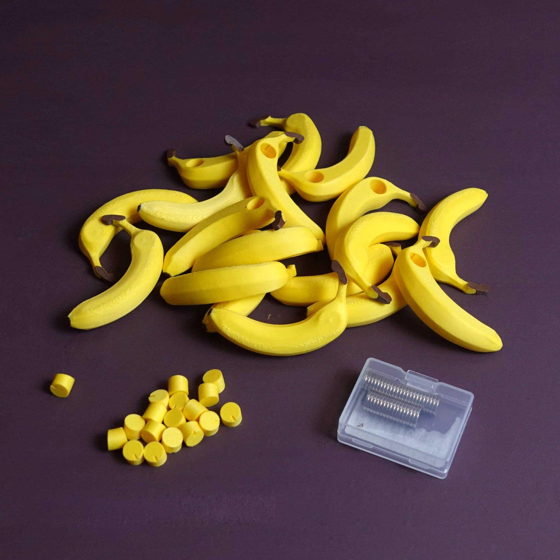 Roomberry - Wholesale Magnet - Banana Fridge Magnets – 4, 8, or 18 Decorative Magnets in a Ring5