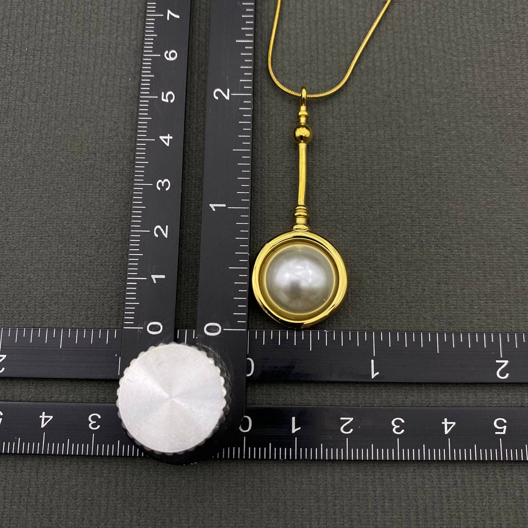 Mio Queena - Wholesale Pendant/Charm Necklace - Pearl Inlaid 18K golden SS Pendulum Charm Necklace - FGS3