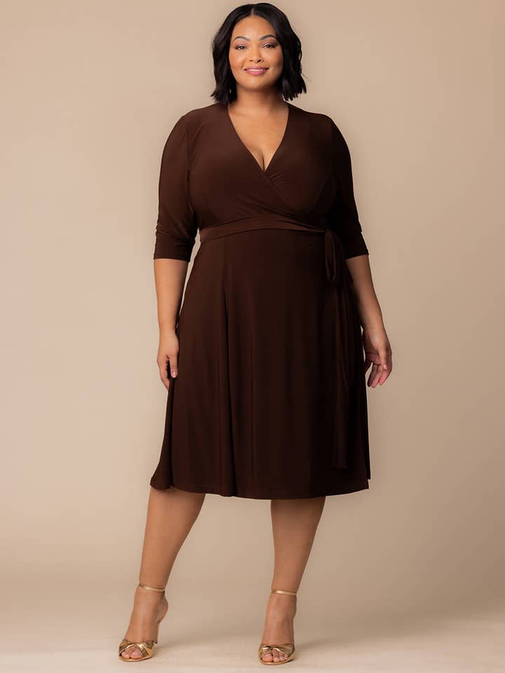 Vestido cruzado esencial - Talla grande para venta al por mayor de Kiyonna