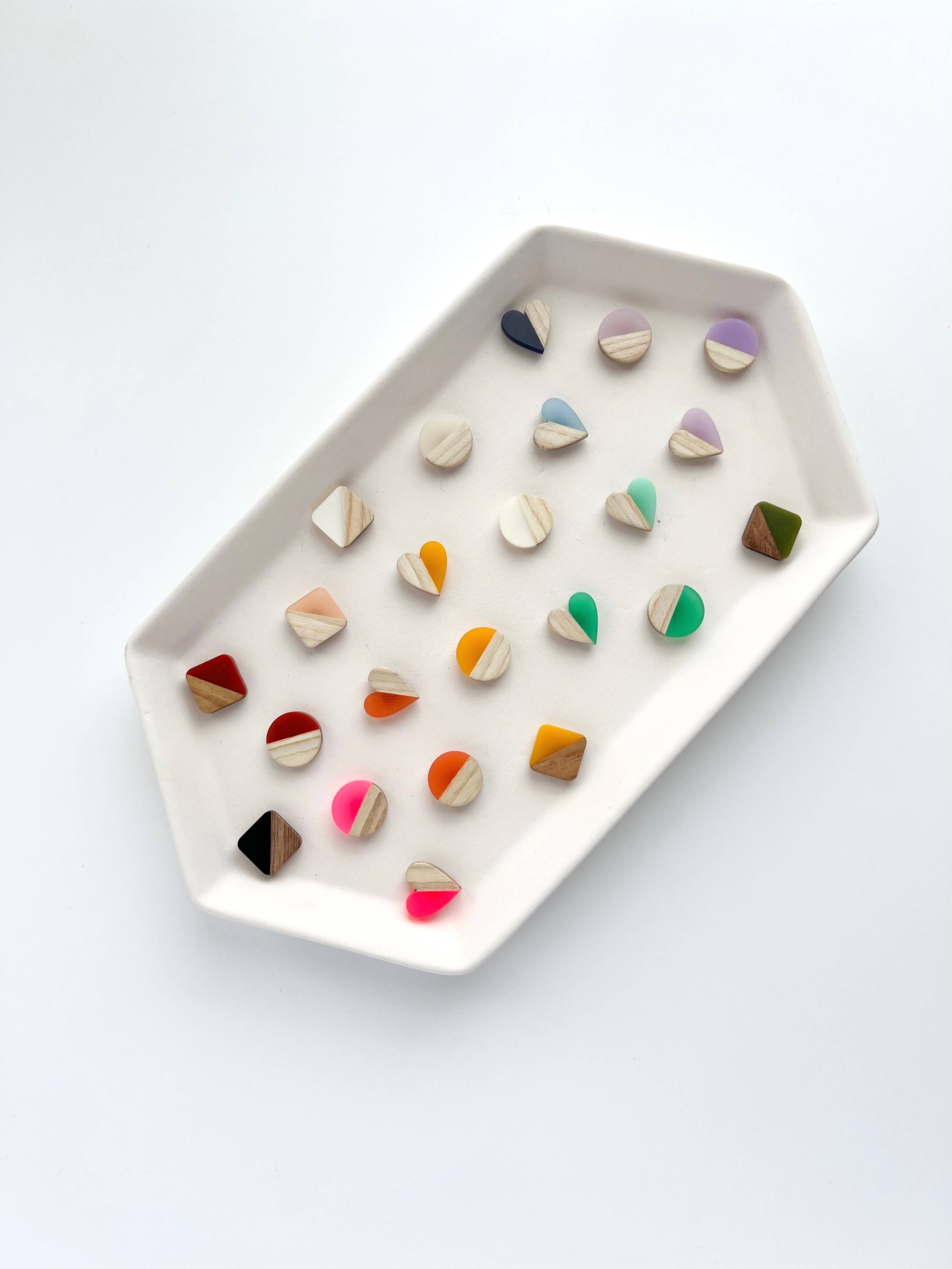 Matryoshka Doll Shop - Wholesale Embroidery/Cross Stitch Supplies - Heart magnetic needle minder, needle magnet11