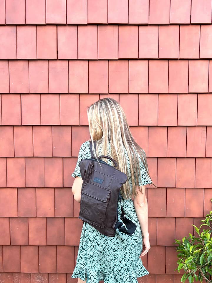 Zaino in pelle marrone, zaino unisex, zaino minimalista per la vendita all'ingrosso da parte di LeaF