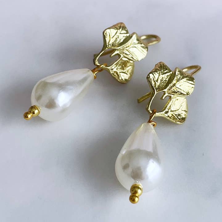 Pearl and Ivy Studio - Wholesale Dangle Earrings - Brass flower earrings faux pearl - small Orchid Drops0