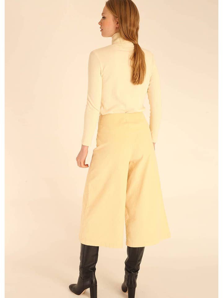 Pepaloves - Wholesale Pants - Women's - CULOTTE CORDUROY BEIGE3