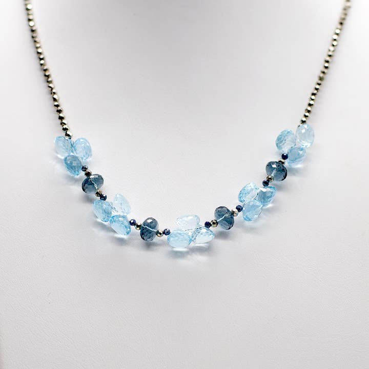 Topas & Blue Quartz Cluster Halsband för wholesale av Susan Roberts Jewelry