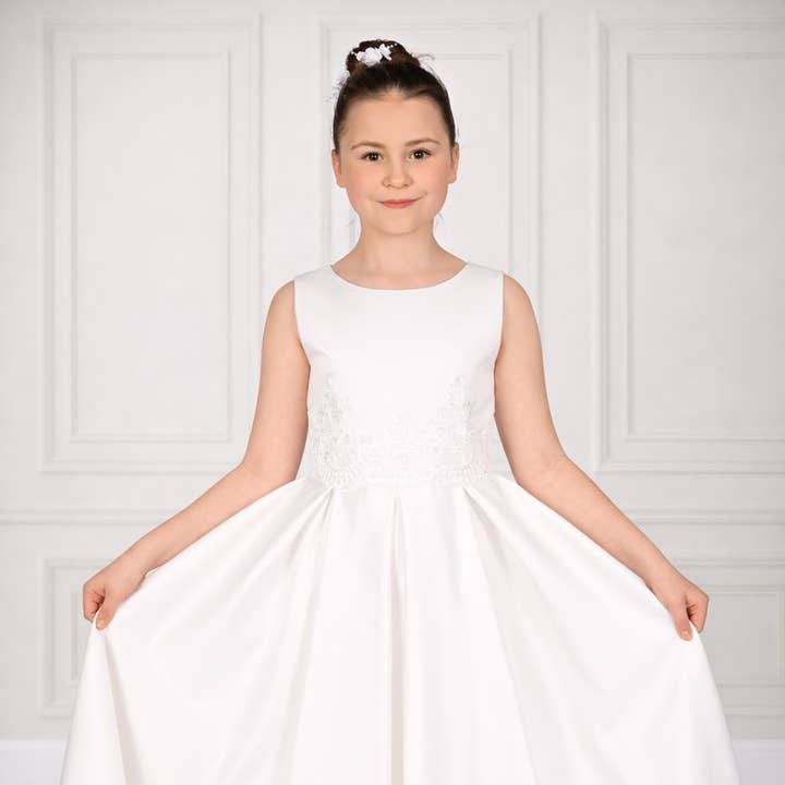 Beautiful dress for girls, first communion dress, kids dress for wholesale by Bajabella