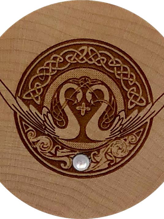 Caja de sueños de madera de cisnes celtas para venta al por mayor de Woodcutts Inc.