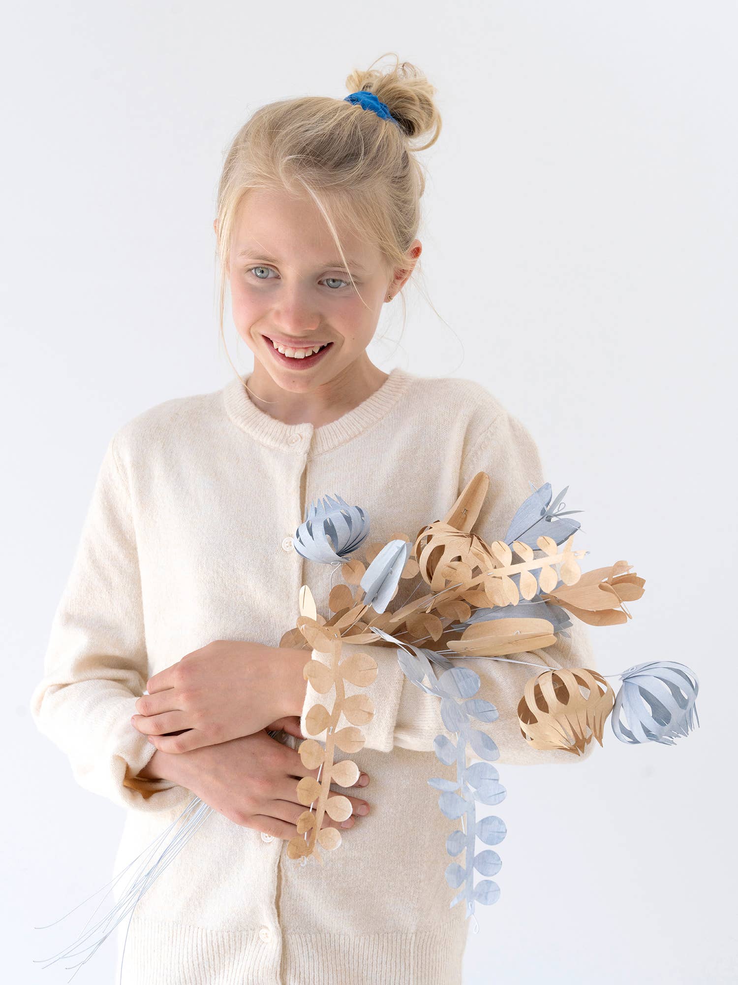 Jurianne Matter - Wholesale Artificial Flowers - FIELD paper flowers large - WHITE4