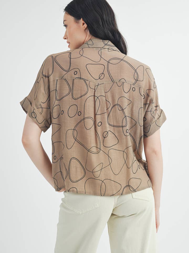 FUN2FUN - Wholesale Button Down Shirt - Women's - GEO PRINT SHORT SLEEVE COLLAR SHIRT
