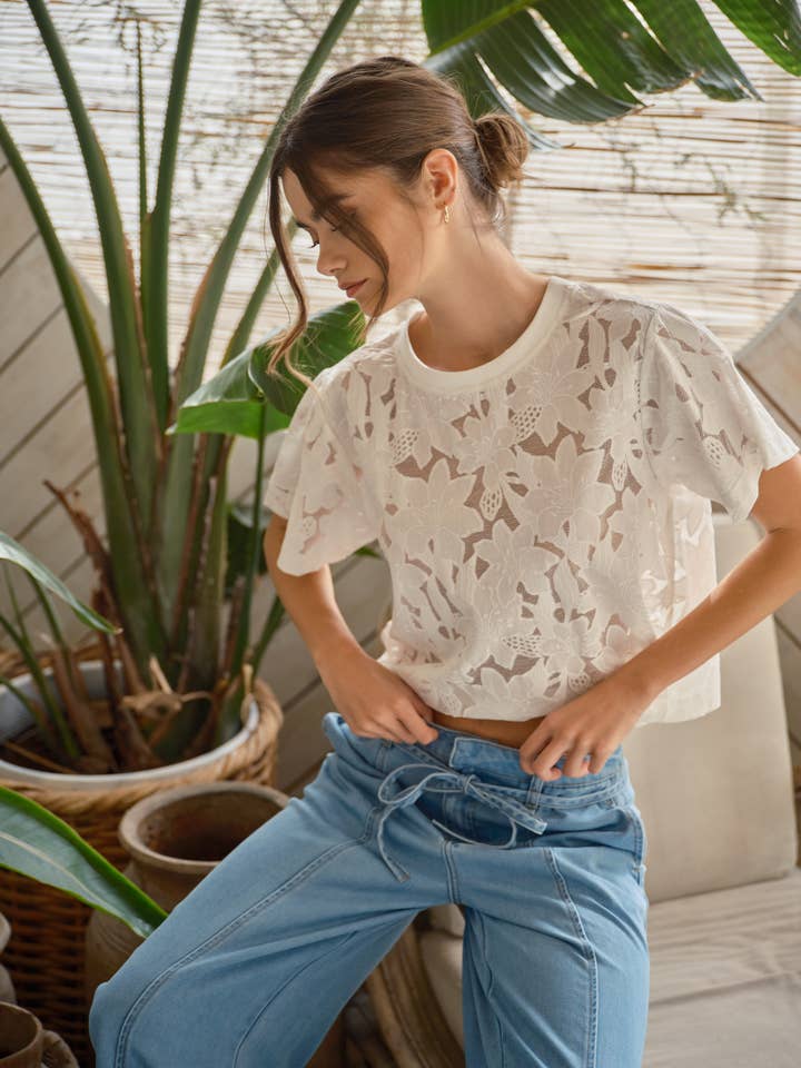 AJT6103 CAMISOLAS DE RENDA FLORAL por atacado de Aaron & Amber