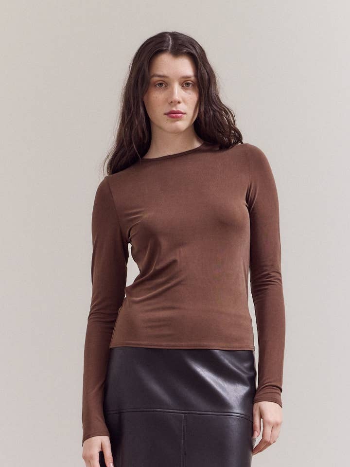 42055 - T-SHIRT DE MANGAS COMPRIDAS EM MODAL por atacado de Grade & Gather