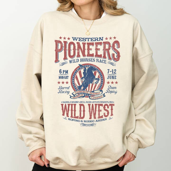 Sweatshirt Bronco Riding, Wild Horse Race, Cowboy, Cowgirl pour la vente par Refinery Number One LLC