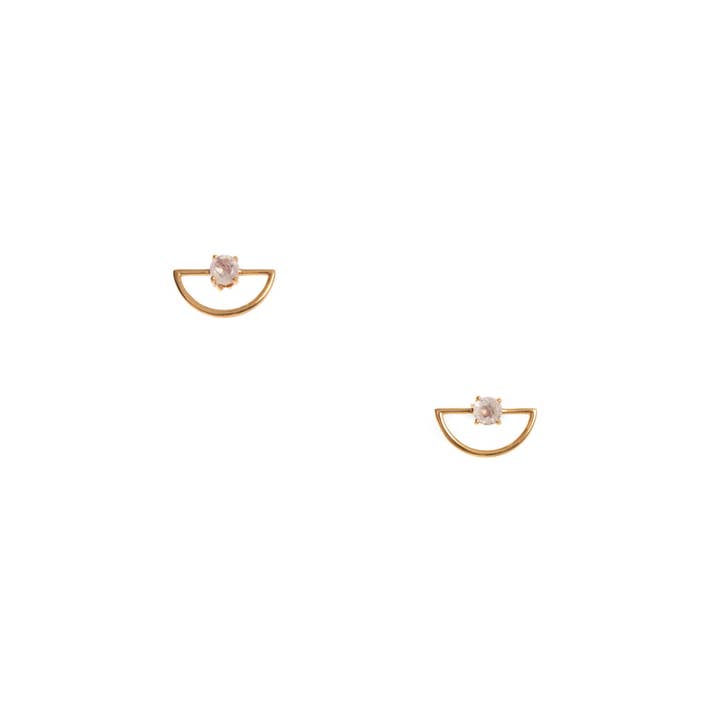 Orecchini a bottone classici in pino per la vendita all'ingrosso da parte di Hailey Gerrits