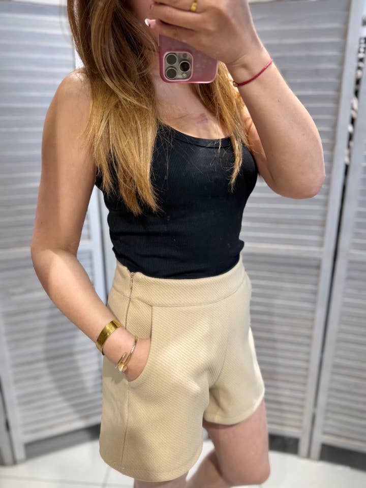 VICTORIA&ISAAC - Wholesale Shorts - Women's - Elegant Women's Shorts - 1336beige4