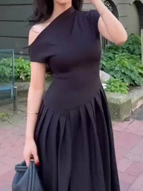 Sheer Trend - Wholesale Dress - Women's - Short Sleeves Asymmetric Pleated Solid Color One-Shoulder Midi Dresses6
