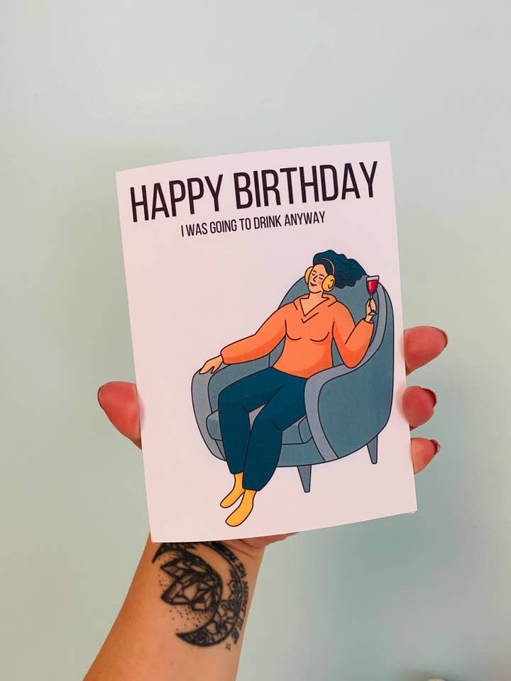 Tillykke med fødselsdagen- Jeg skulle alligevel drikke kort- Sjov vin for engroshandel hos Jewels For Hope