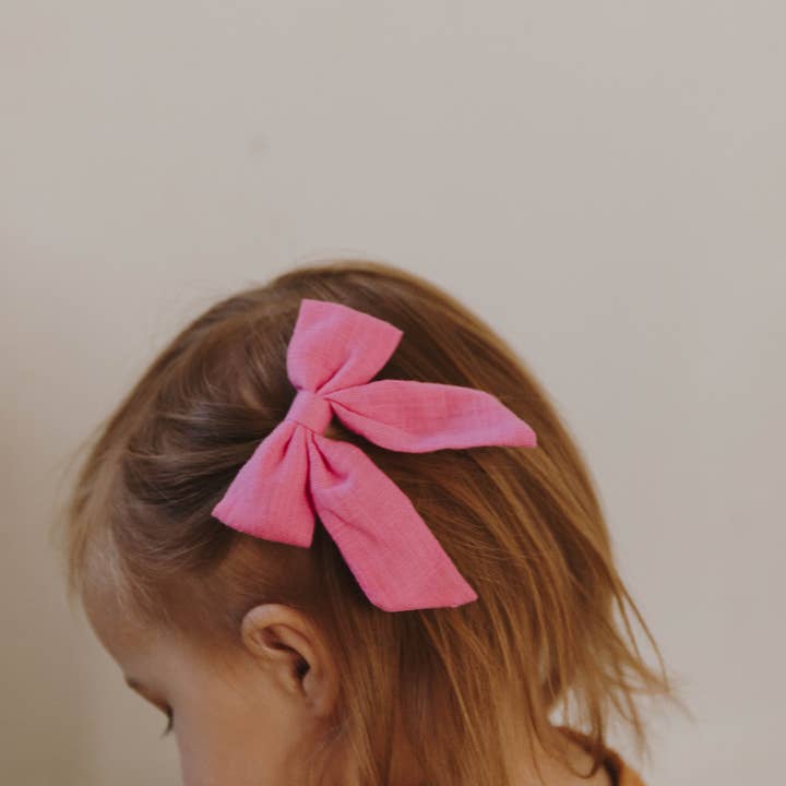Felroze linnen haarstrik - Sailor Bow - Linnen Hot Pink voor wholesale door Wild Juniper