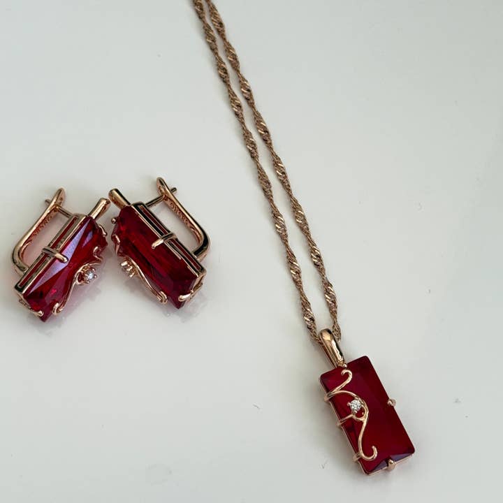 Scarlet Majesty-sæt for engroshandel hos Vinnis Jewelry