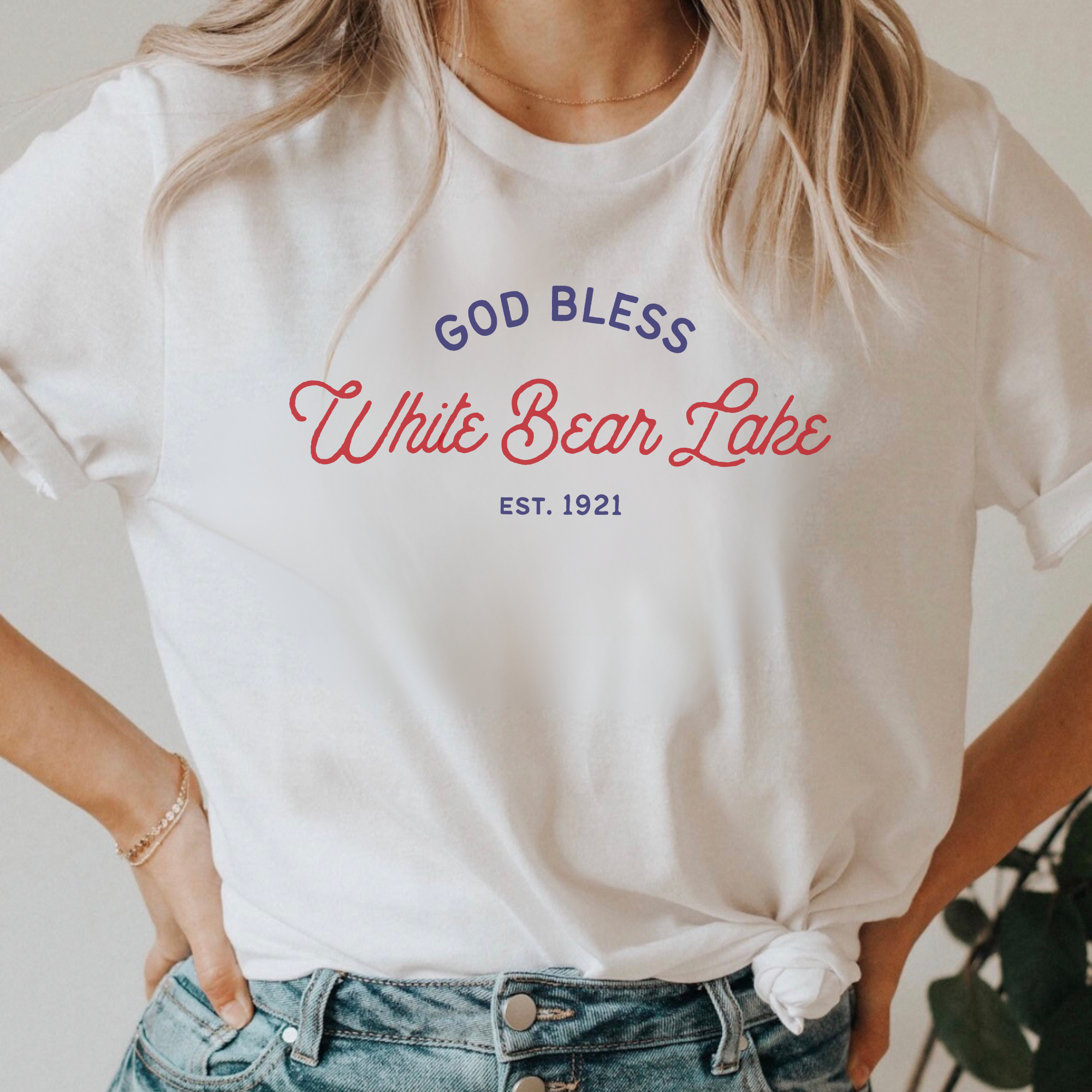 Faith & Life Christian Brands – Großhandel T-Shirt mit Siebdruck – Damen – T-Shirt „God Bless Your City Hometown 4th Of July“5