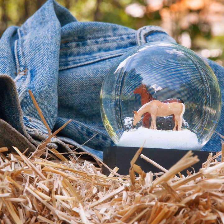 CoolSnowGlobes – wholesale Snow globe – Horses Snow Globe
