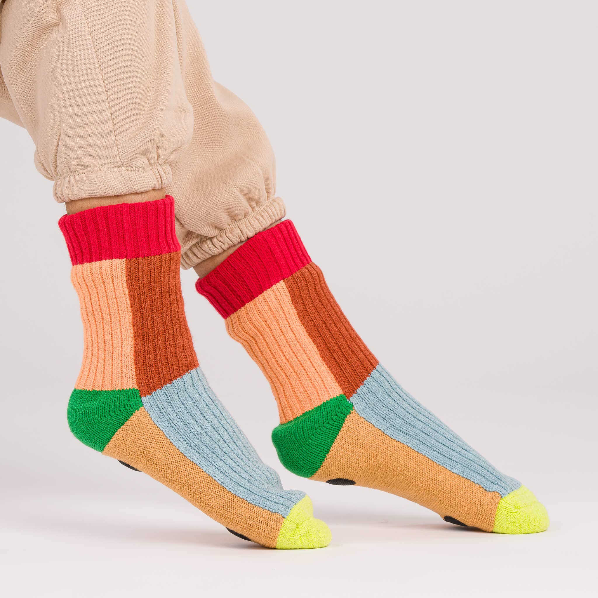 VERLOOP | knits - Wholesale Sock Slippers - Unisex - Kaleidoscope Knit House Socks12