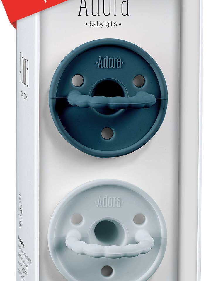 Classique//Ensemble sucette Sky Adora en denim pour la vente par Adora Baby Gifts