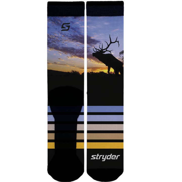 Chaussettes personnalisées Elk Sunset pour la vente par Stryder Gear
