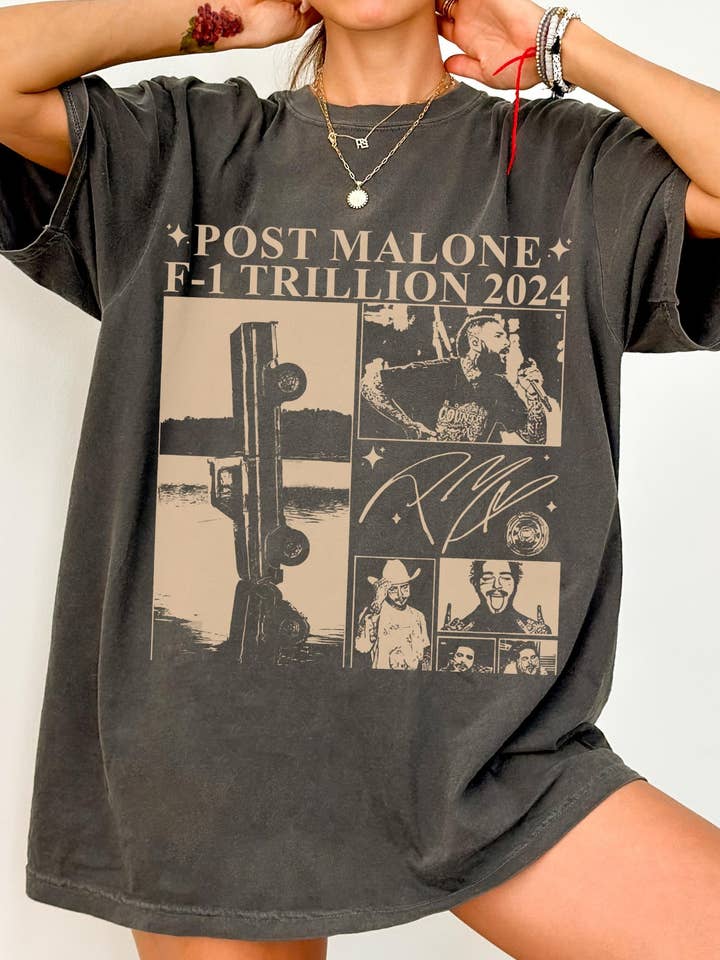 T-shirt rétro avec couverture d'album de concert F1 Trillion Postie pour la vente par Monday Muse