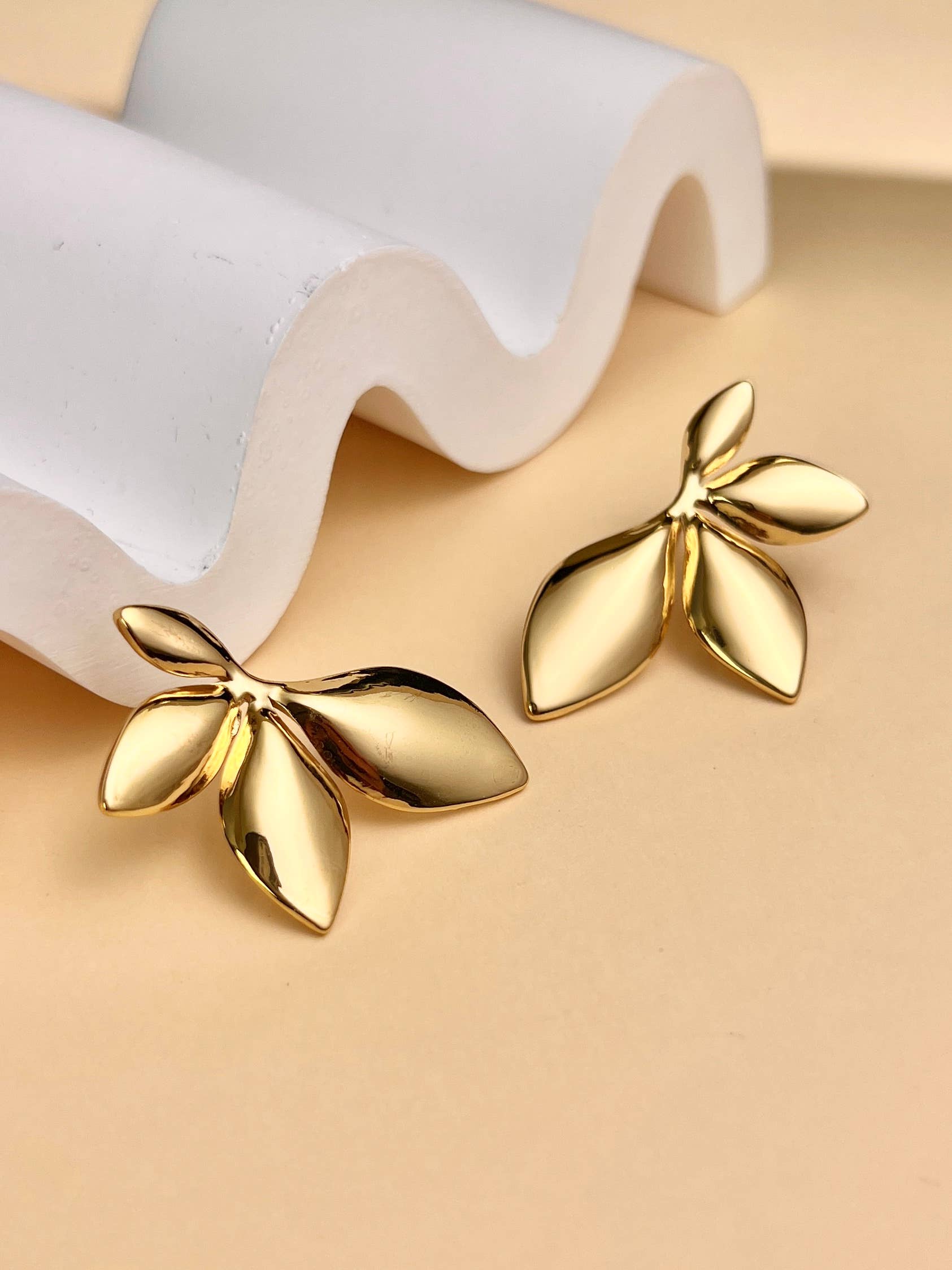 COSMOS - Wholesale Stud/Post Earrings - Leaf Earrings for Women in Gold Stainless Steel2