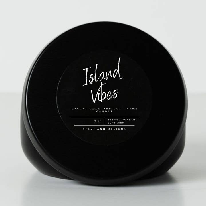 Bougie Island Vibes Noire, 7 oz pour la vente par Stevi Ann Designs