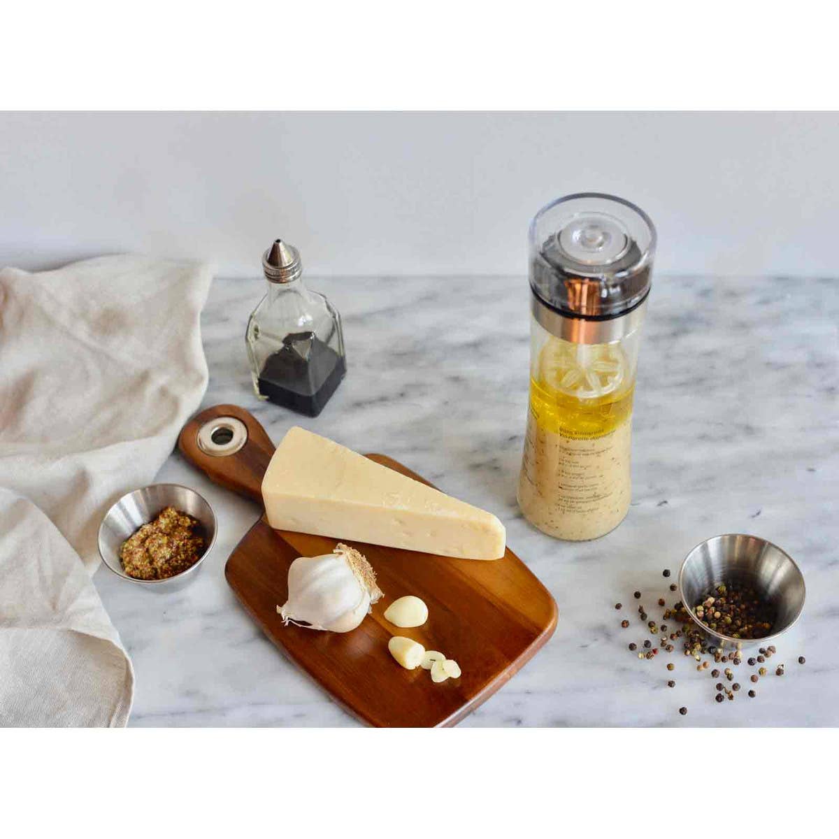 TableCraft Products Company - Vente Ustensile/gadget de cuisine - Shaker à vinaigrette de 18 ¾ oz1