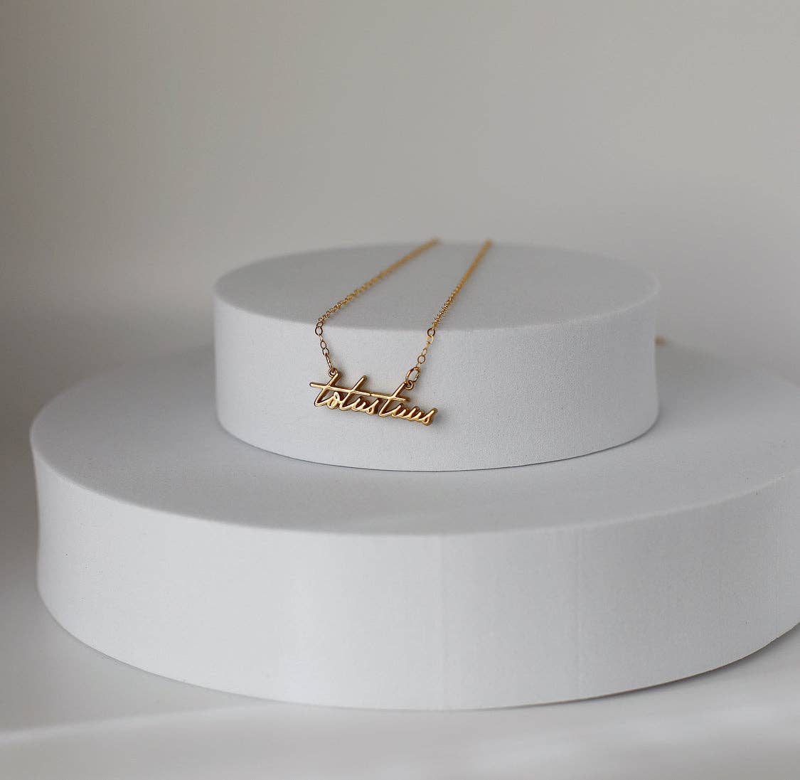 Naomi's Happy Place Shop - Wholesale Halskettinghanger - Totus Tuus5