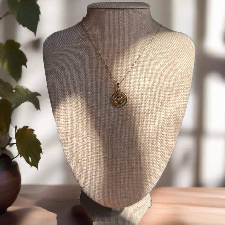 Perseus pour la vente par Little Bird Charleston, LLC